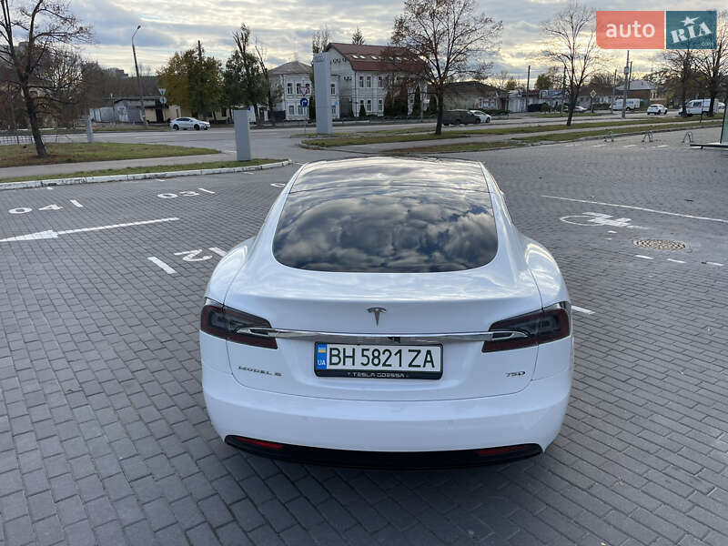 Лифтбек Tesla Model S 2018 в Харькове