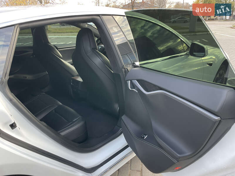 Лифтбек Tesla Model S 2018 в Харькове