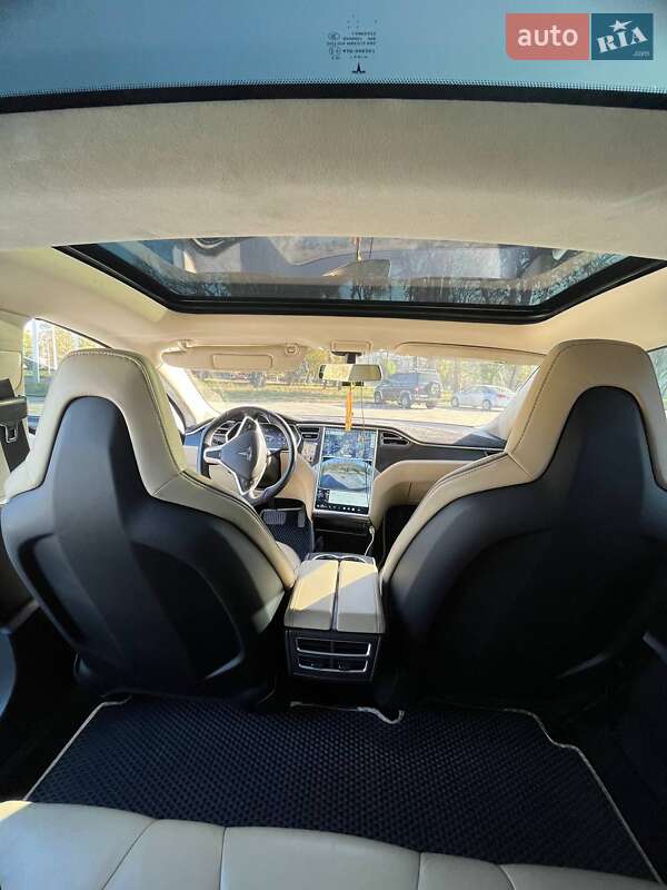 Лифтбек Tesla Model S 2013 в Синельниково