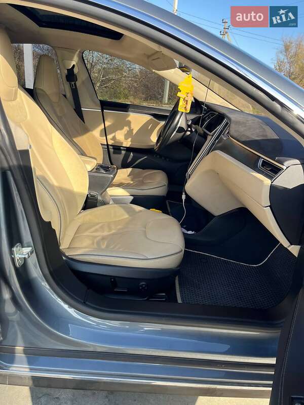 Лифтбек Tesla Model S 2013 в Синельниково