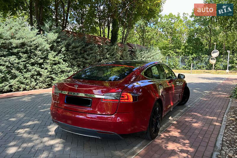 Лифтбек Tesla Model S 2014 в Киеве