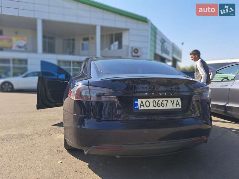 Лифтбек Tesla Model S 2014 в Берегово фото 10 Лифтбек Tesla Model S 2014 в Берегово