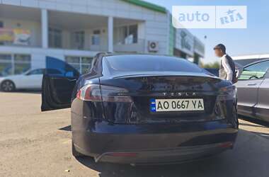 Лифтбек Tesla Model S 2014 в Берегово