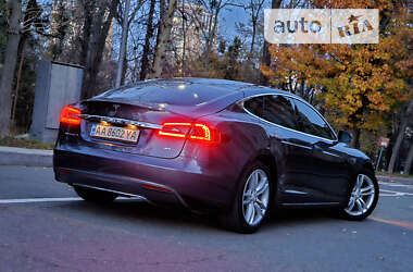 Лифтбек Tesla Model S 2015 в Киеве