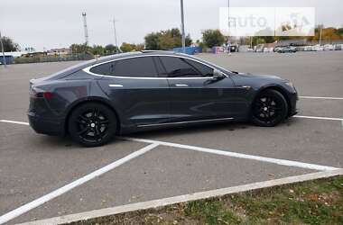 Ліфтбек Tesla Model S 2015 в Дніпрі