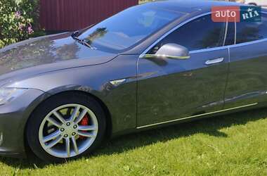 Лифтбек Tesla Model S 2015 в Полтаве
