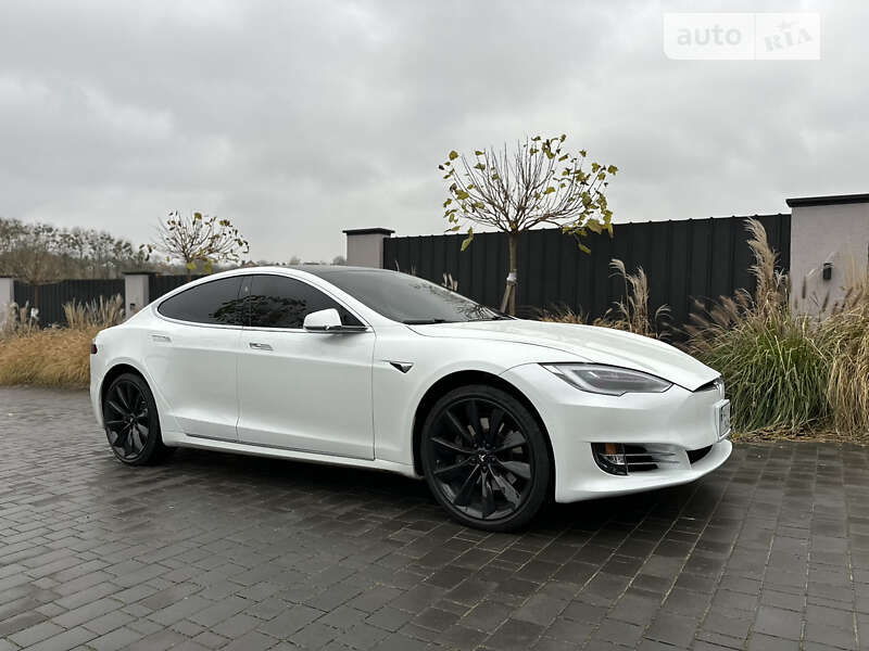 Ліфтбек Tesla Model S 2019 в Луцьку