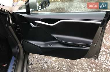 Ліфтбек Tesla Model S 2016 в Вінниці
