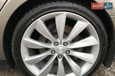Ліфтбек Tesla Model S 2016 в Вінниці