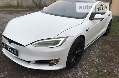 Лифтбек Tesla Model S 2019 в Виннице