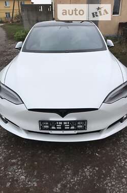 Лифтбек Tesla Model S 2019 в Виннице