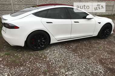 Лифтбек Tesla Model S 2019 в Виннице