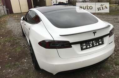 Лифтбек Tesla Model S 2019 в Виннице