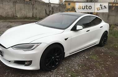 Лифтбек Tesla Model S 2019 в Виннице