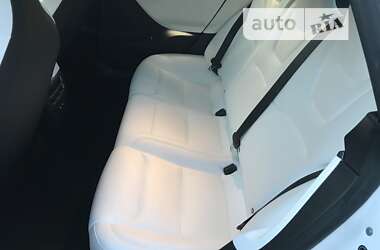 Лифтбек Tesla Model S 2019 в Виннице