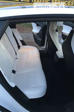 Лифтбек Tesla Model S 2019 в Виннице
