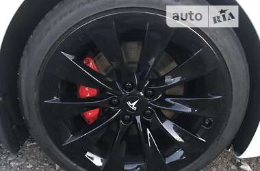 Лифтбек Tesla Model S 2019 в Виннице