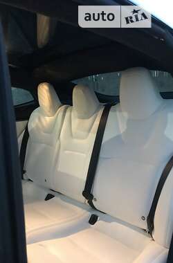Лифтбек Tesla Model S 2019 в Виннице
