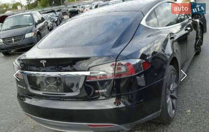Лифтбек Tesla Model S 2013 в Киеве