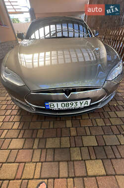 Лифтбек Tesla Model S 2016 в Берегово