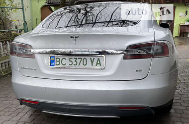 Лифтбек Tesla Model S 2013 в Рава-Русской