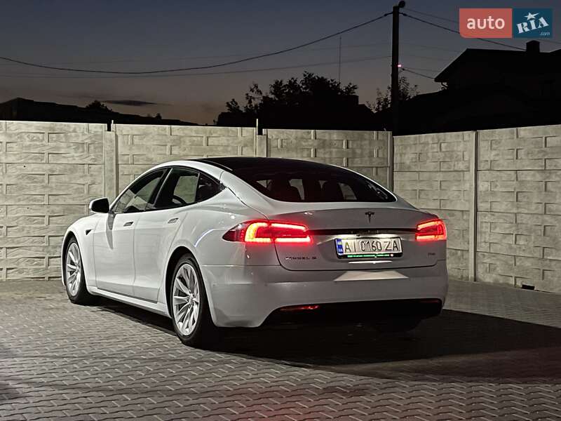 Лифтбек Tesla Model S 2016 в Белой Церкви