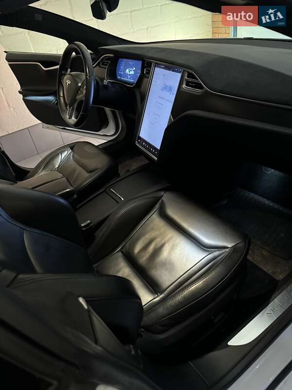 Лифтбек Tesla Model S 2016 в Белой Церкви