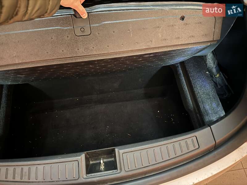 Ліфтбек Tesla Model S 2016 в Білій Церкві