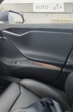Лифтбек Tesla Model S 2019 в 