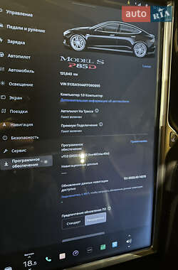 Лифтбек Tesla Model S 2015 в 