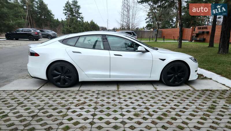 Лифтбек Tesla Model S 2021 в Киеве