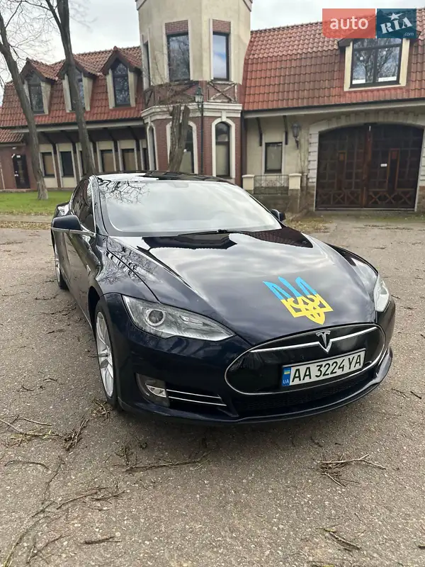 Tesla Model S 2013