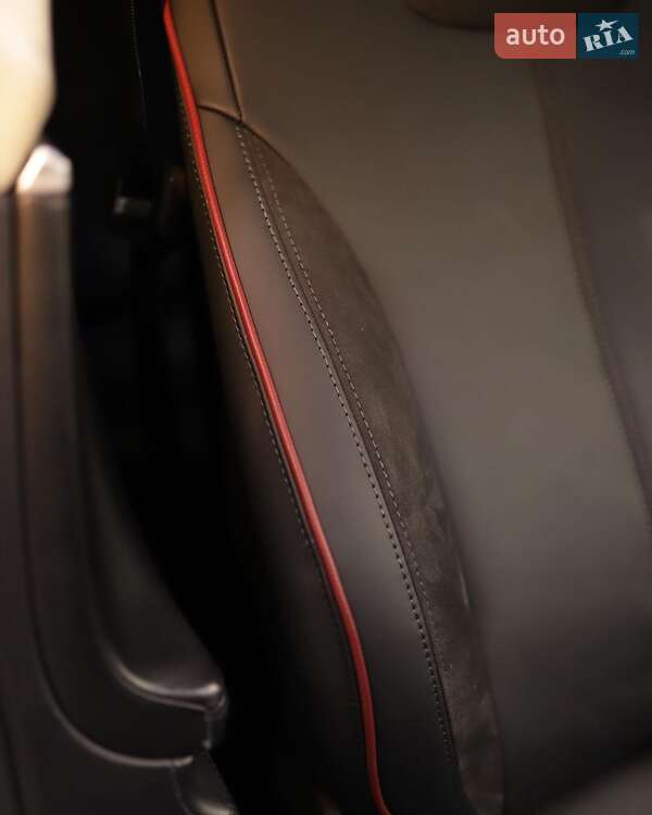 Ліфтбек Tesla Model S 2013 в Києві