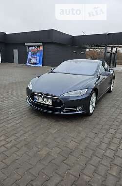 Лифтбек Tesla Model S 2016 в Кривом Роге