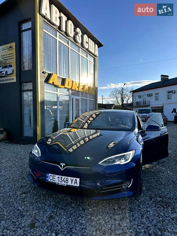 Лифтбек Tesla Model S 2018 в Черновцах