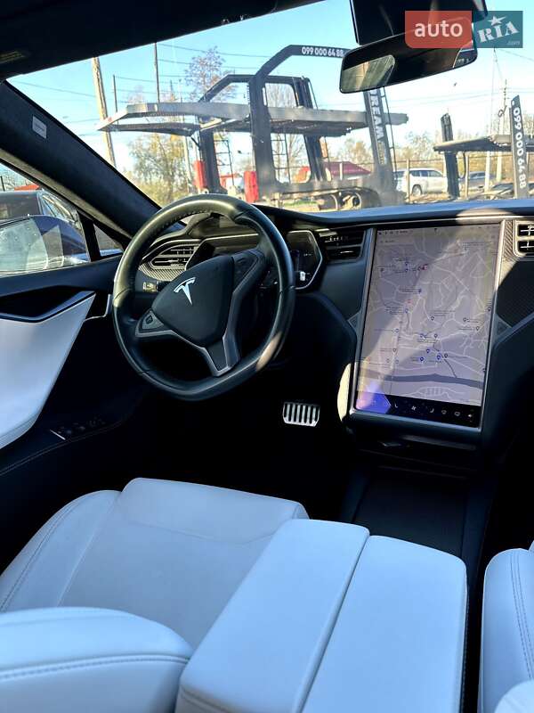 Лифтбек Tesla Model S 2018 в Черновцах