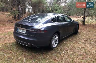 Лифтбек Tesla Model S 2014 в Умани