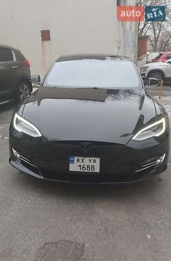 Лифтбек Tesla Model S 2015 в Харькове Лифтбек Tesla Model S 2015 в Харькове