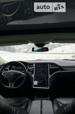 Лифтбек Tesla Model S 2015 в 