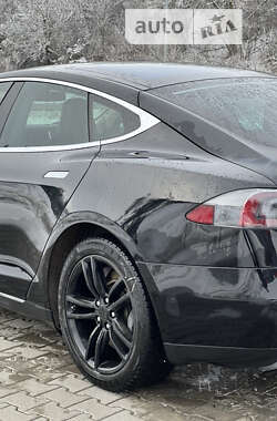 Лифтбек Tesla Model S 2015 в 