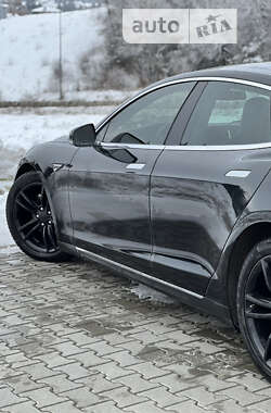 Лифтбек Tesla Model S 2015 в 