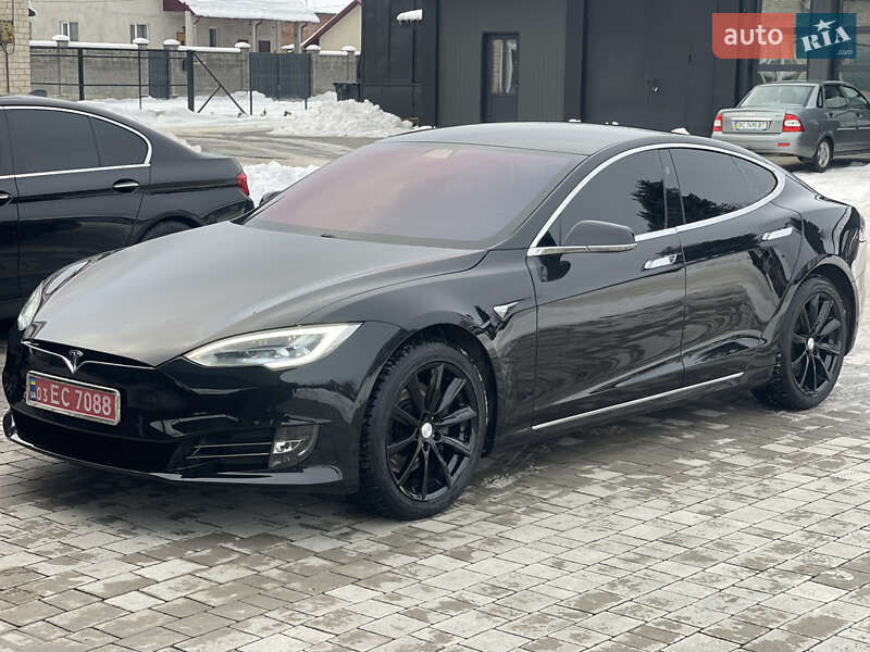 Лифтбек Tesla Model S 2017 в Бродах
