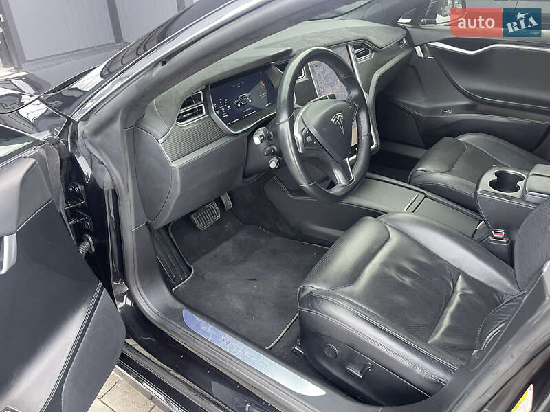 Лифтбек Tesla Model S 2017 в Бродах