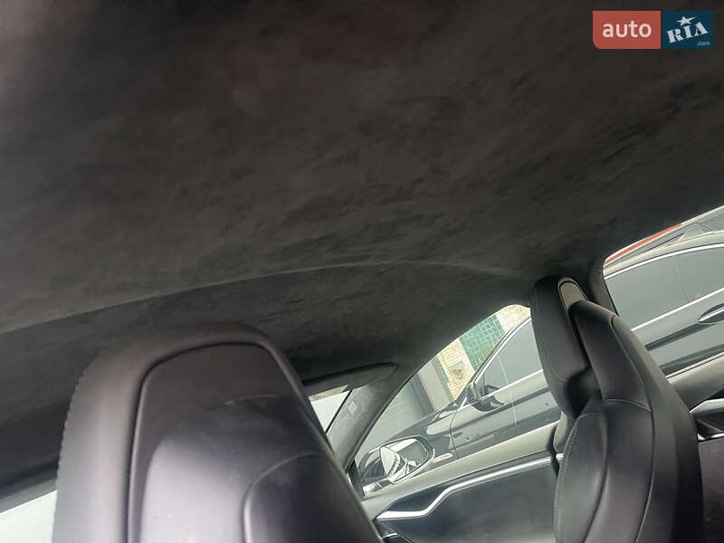 Лифтбек Tesla Model S 2017 в Бродах
