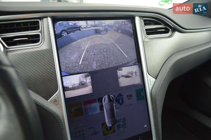 Лифтбек Tesla Model S 2017 в Бродах
