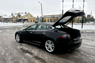 Лифтбек Tesla Model S 2012 в Дубно