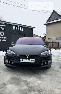 Лифтбек Tesla Model S 2018 в Ивано-Франковске