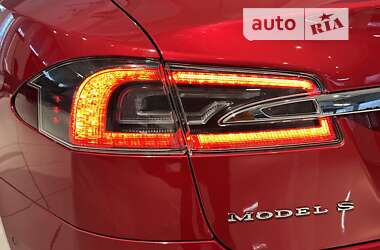 Лифтбек Tesla Model S 2016 в 