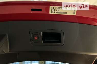 Лифтбек Tesla Model S 2016 в 