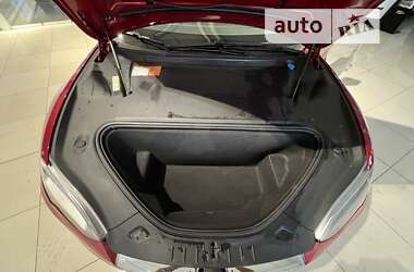 Лифтбек Tesla Model S 2016 в 